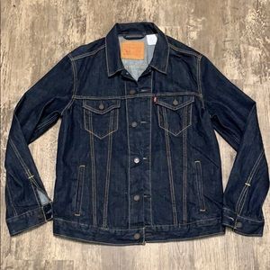 Brand new! Dark wash Men’s Large Levi’s Jacket